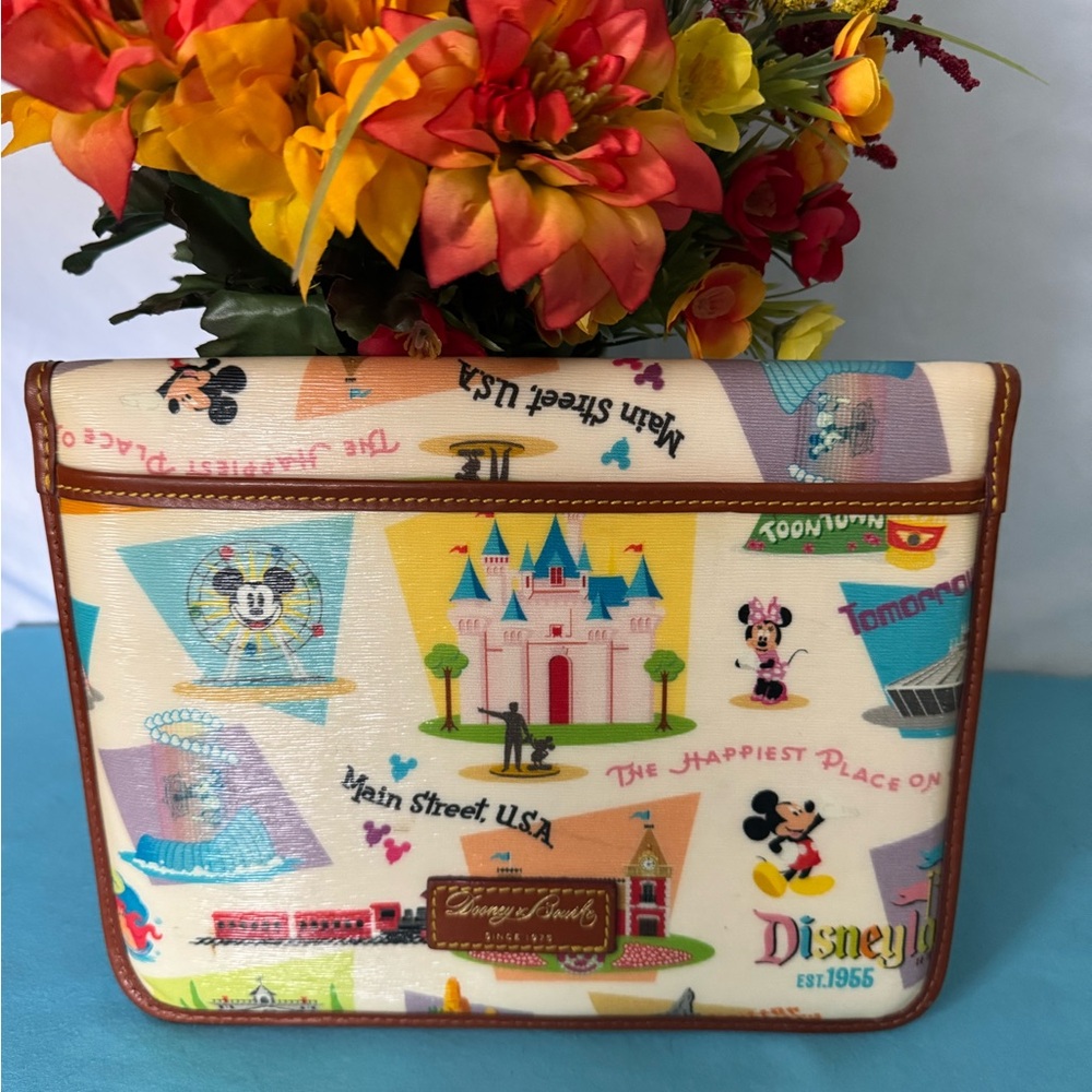 Dooney & Bourke “RARE” EUC Disneyland Retro iPad/Tablet Case - Picture 2 of 5